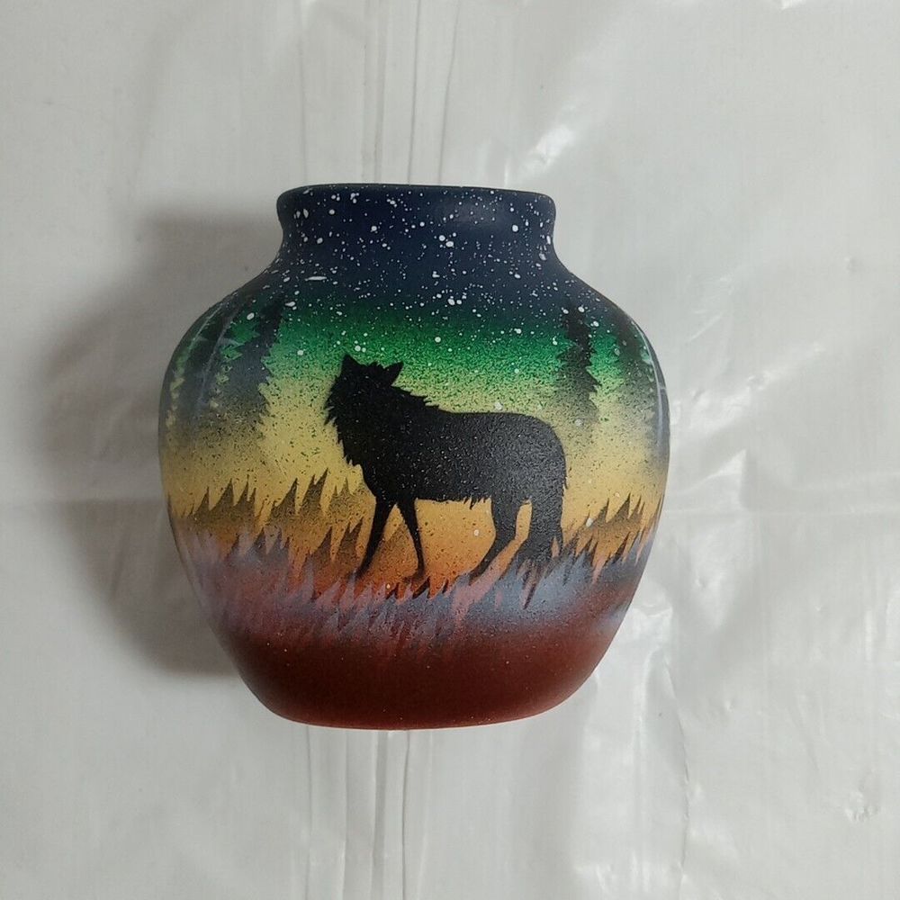 Artist Signed T. Black Dine hand crafted Vase Coyotes Trees Grass Sky *